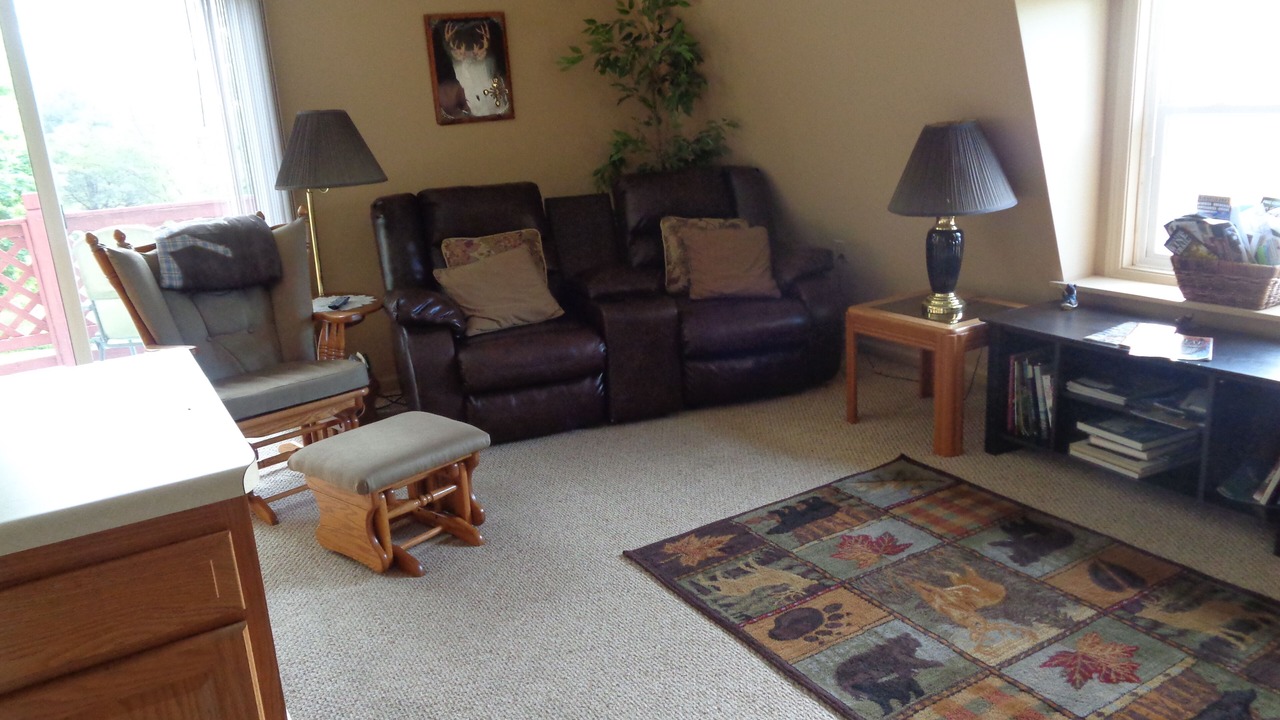 Photo of Livingroom in Livonia Center