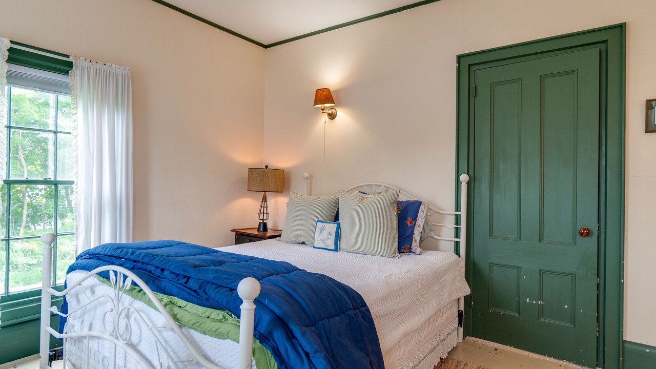 Photo of Bedroom in Damariscotta