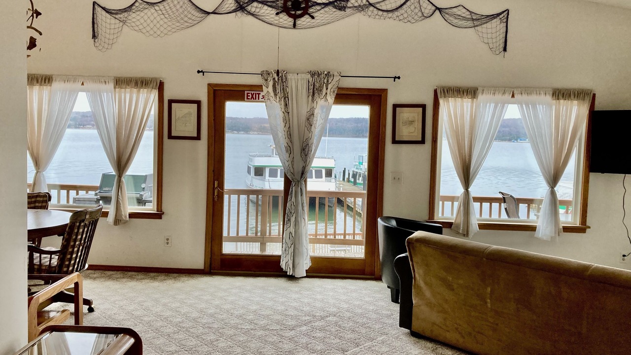 Photo of Bedroom in Munising