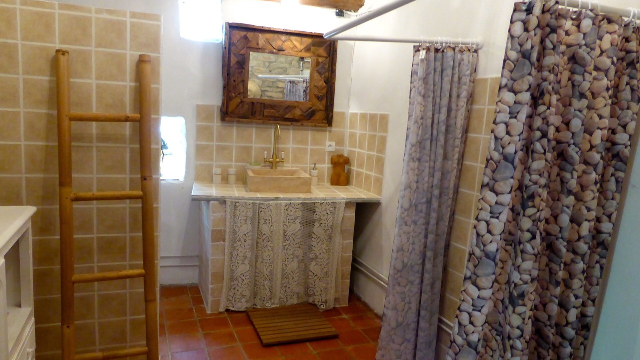 Photo of Bathroom in Barjac