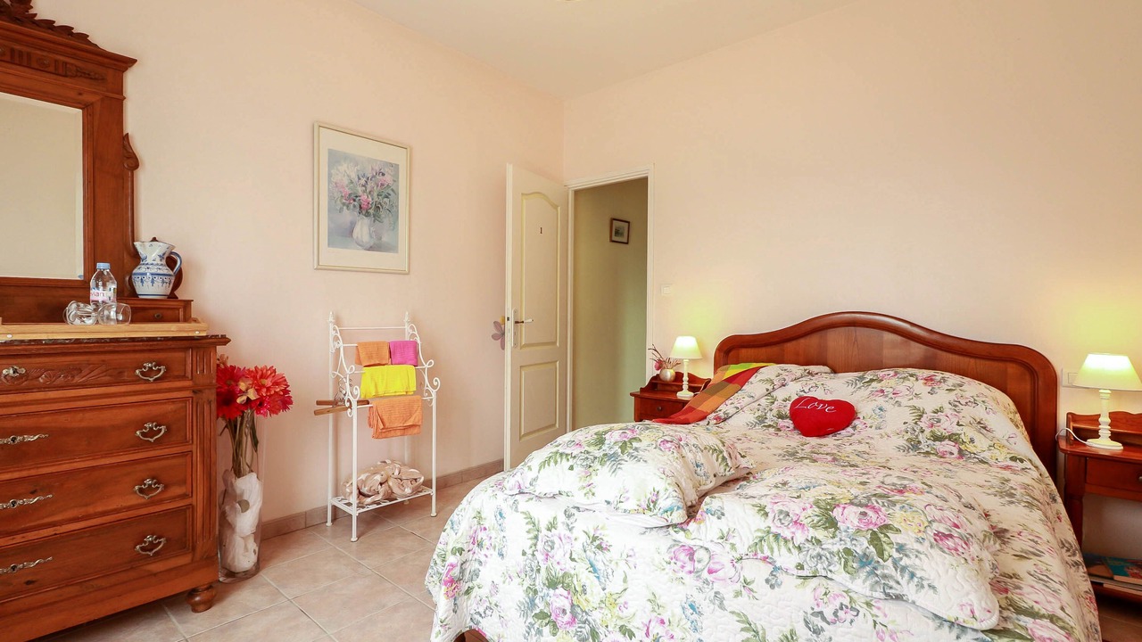 Photo of Bedroom in Calmont