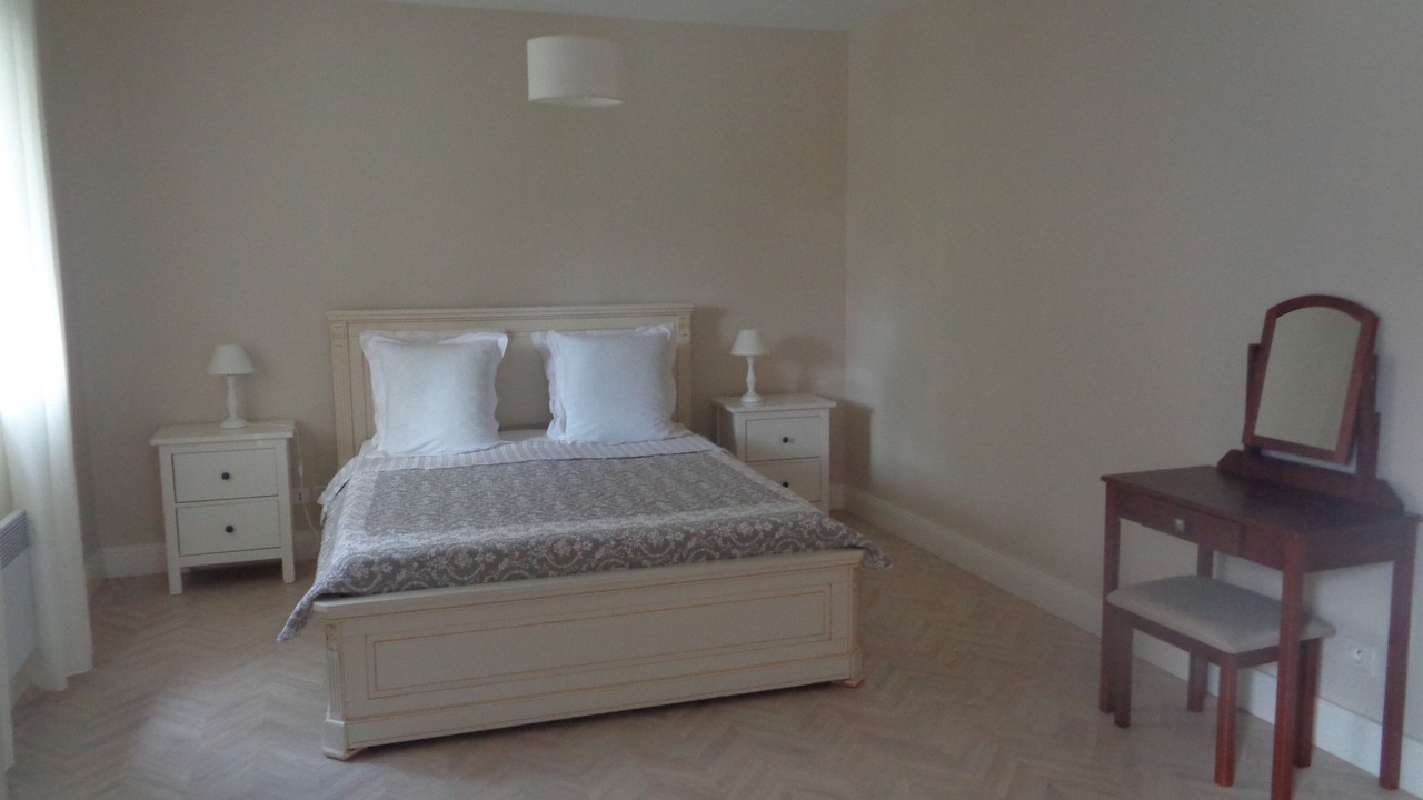 Photo of Bedroom in Floure