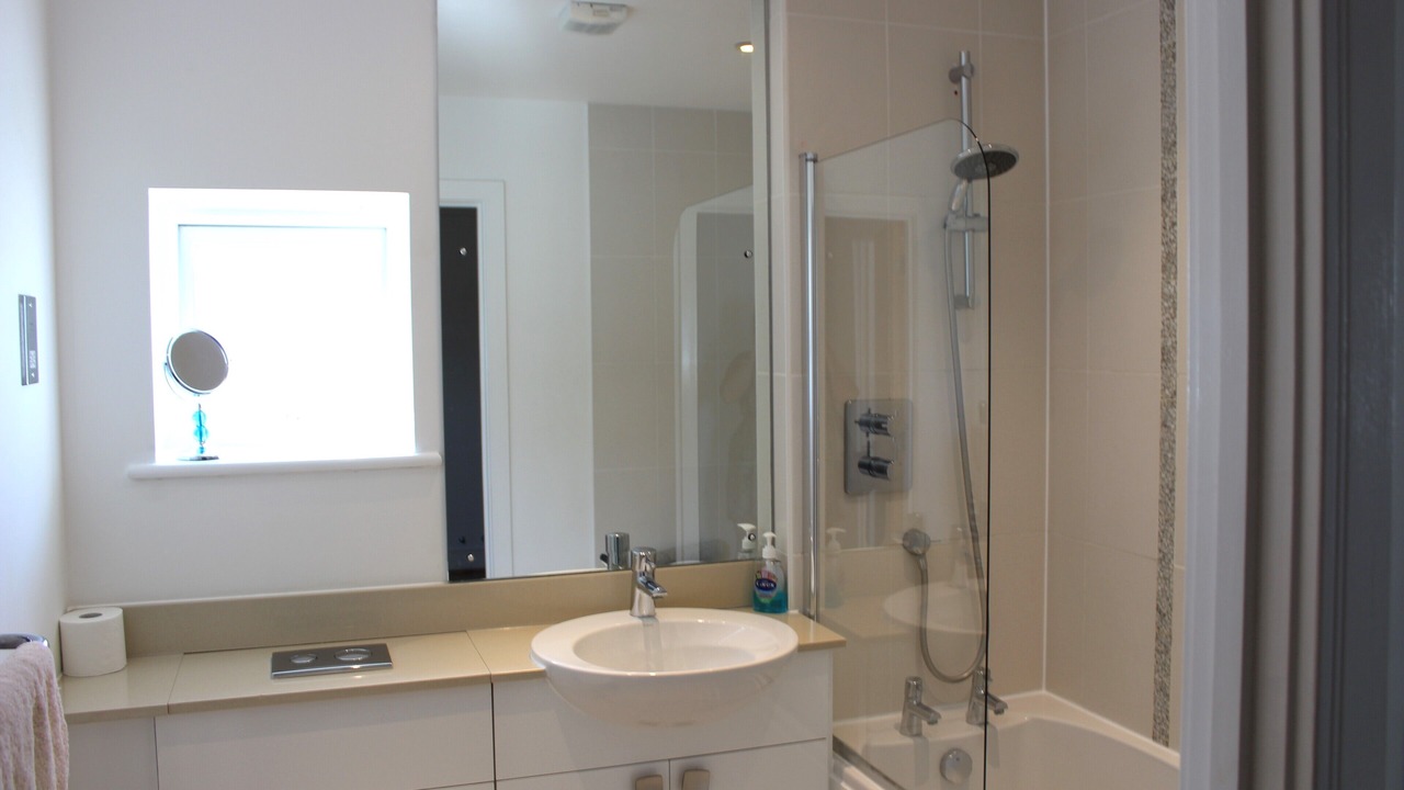 Photo of Bathroom in Cowes