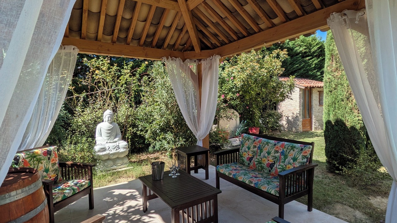 Photo of Patio Balcony in Rochefort-du-Gard
