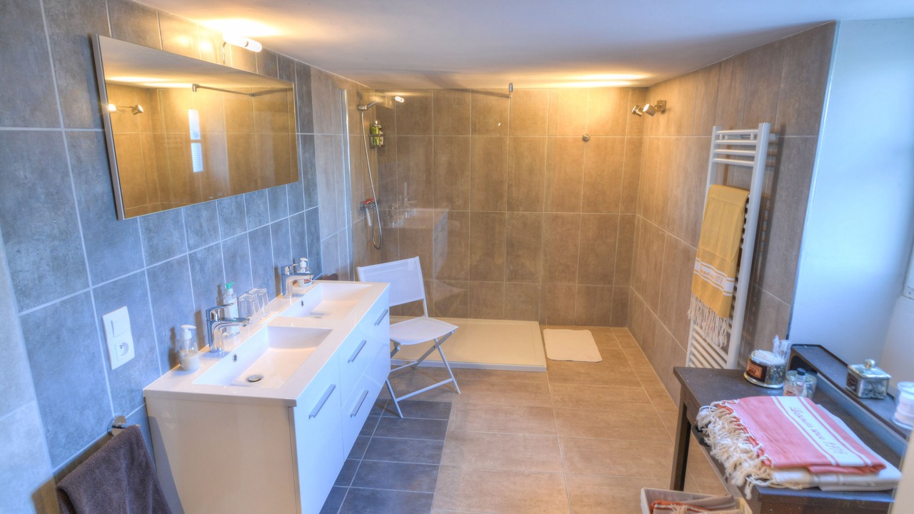 Photo of Bathroom in Colognac