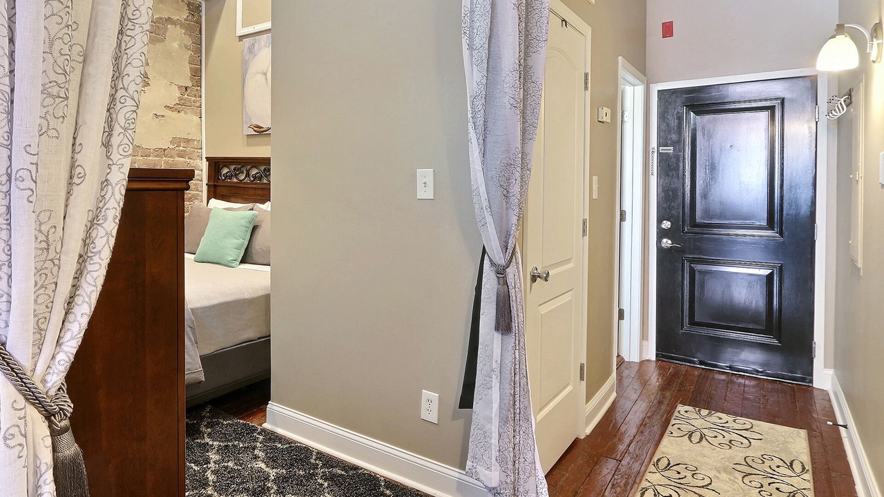 Photo of Others in Historic District - North