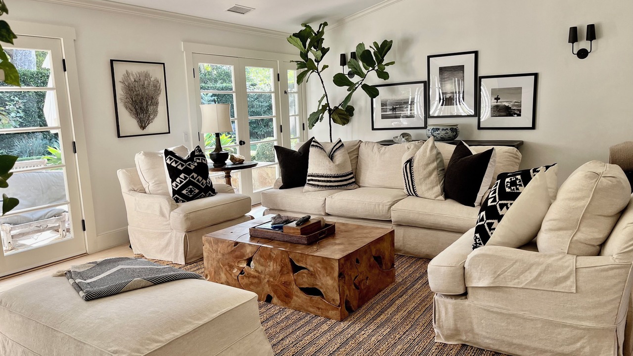 Photo of Livingroom in Western Malibu