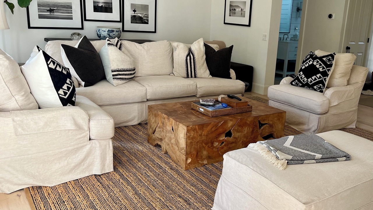 Photo of Livingroom in Western Malibu