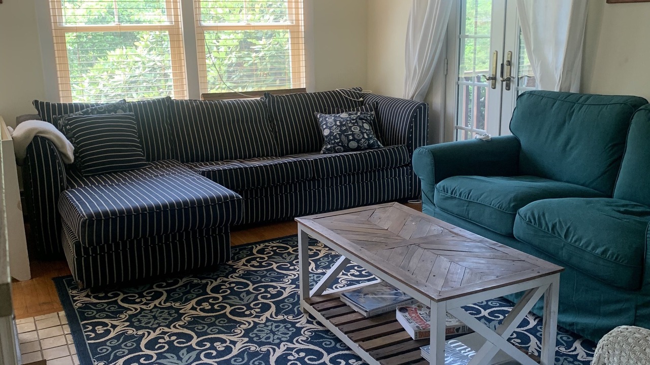 Photo of Livingroom in Jamestown