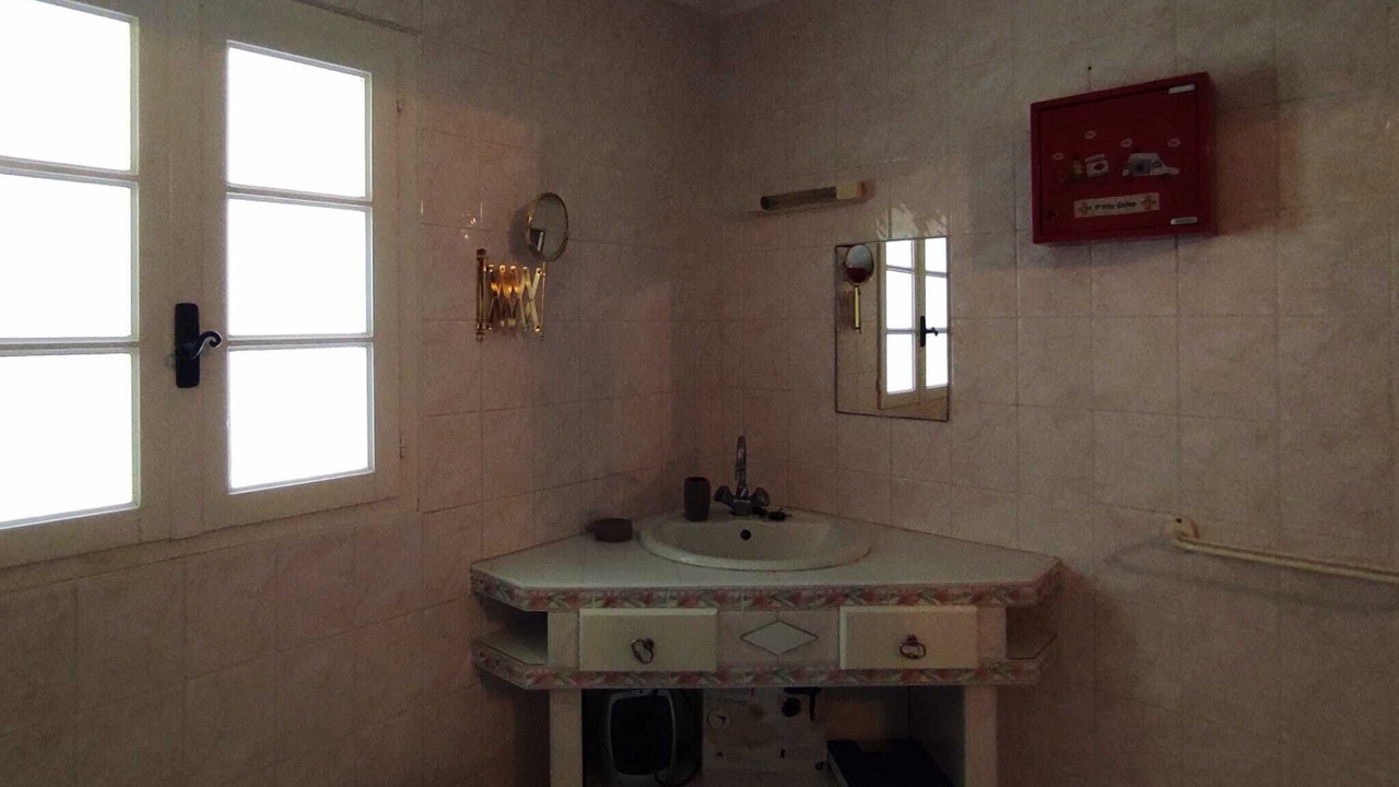 Photo of Bathroom in Saint-Series