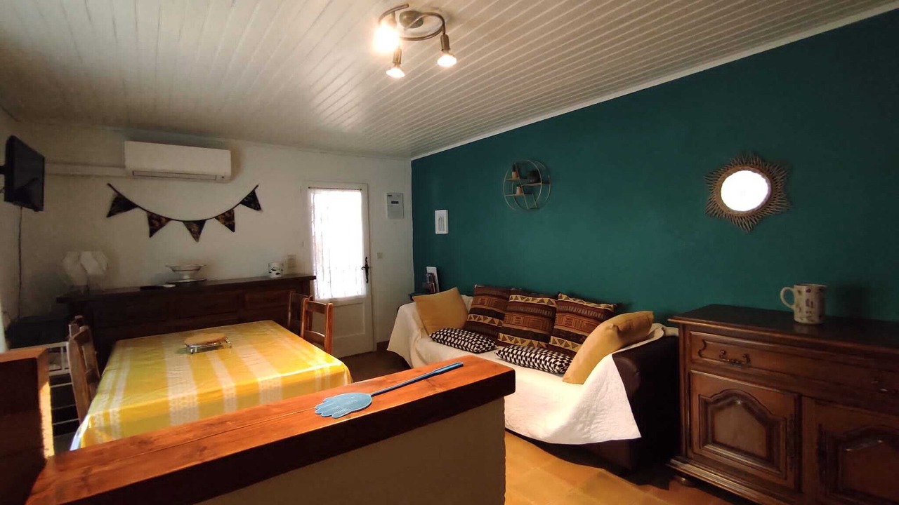 Photo of Livingroom in Saint-Series