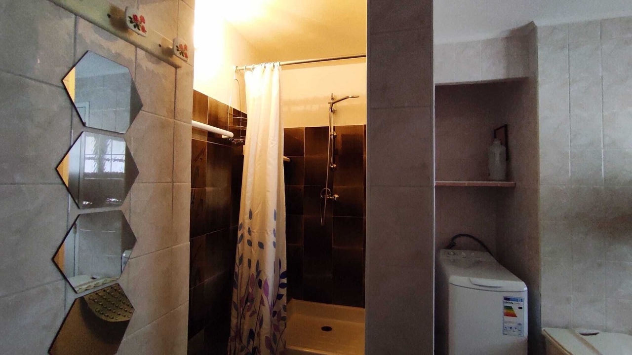 Photo of Bathroom in Saint-Series