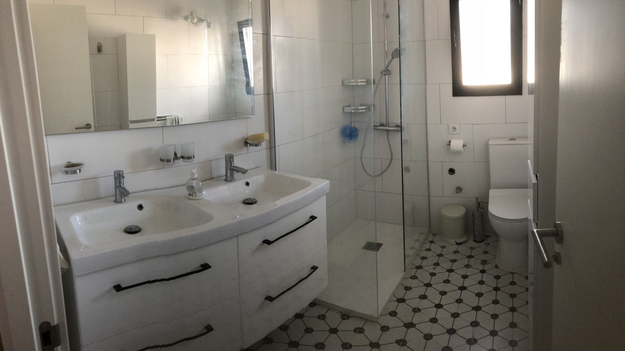 Photo of Bathroom in Benimeit