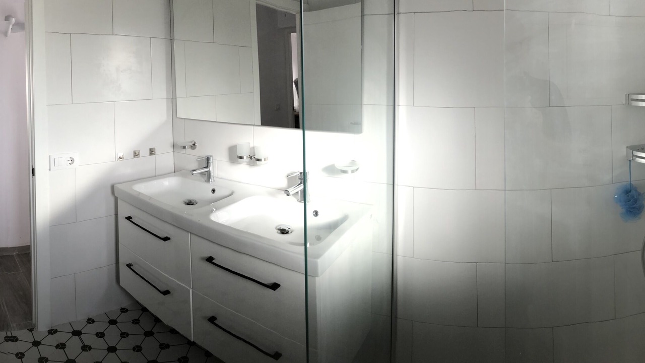 Photo of Bathroom in Benimeit