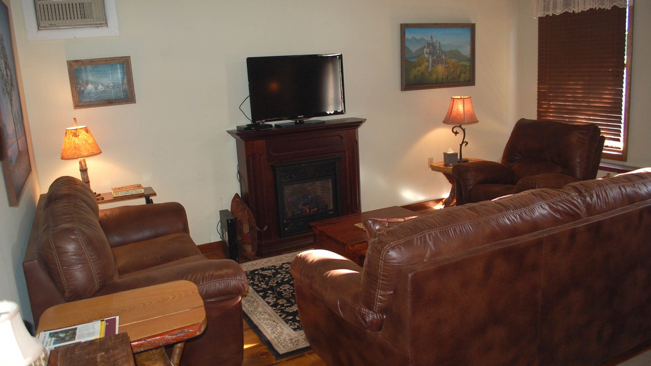 Photo of Livingroom in Jim Thorpe