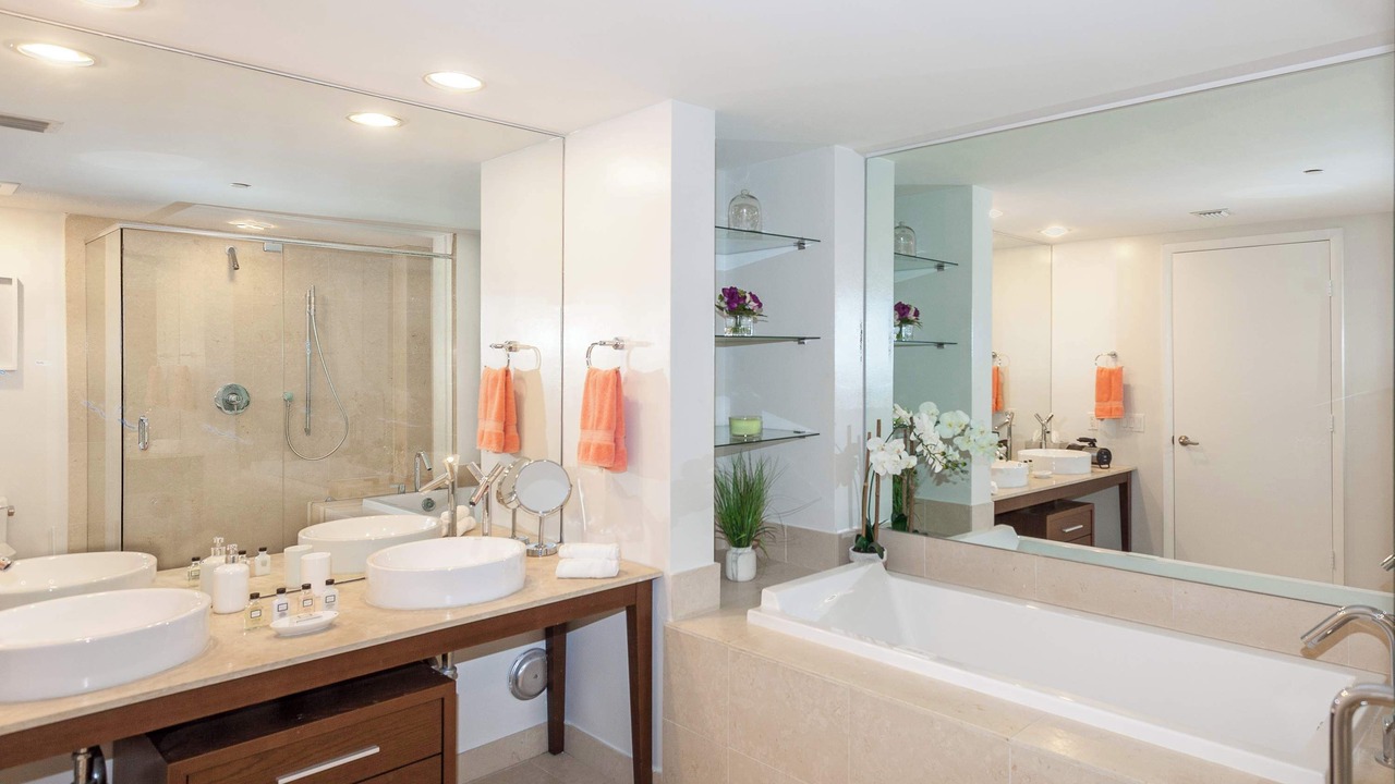 Photo of Bathroom in Downtown Miami