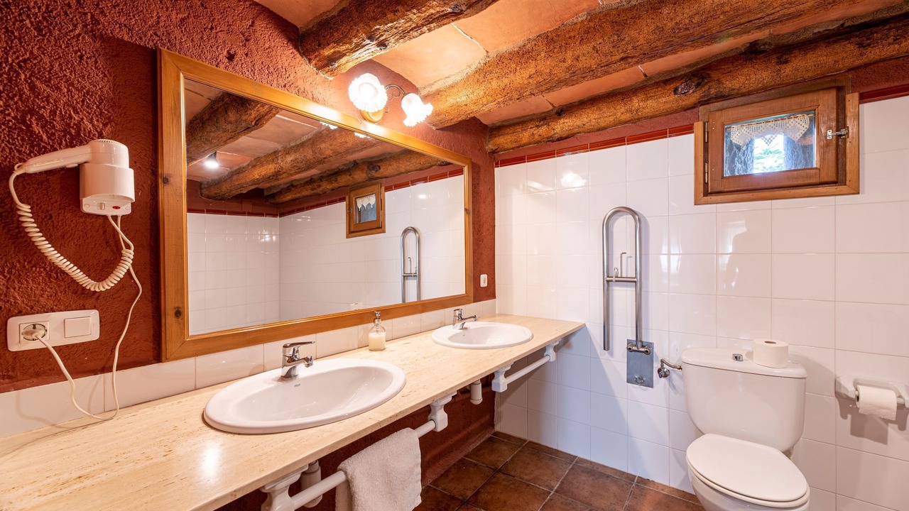 Photo of Bathroom in Lladurs