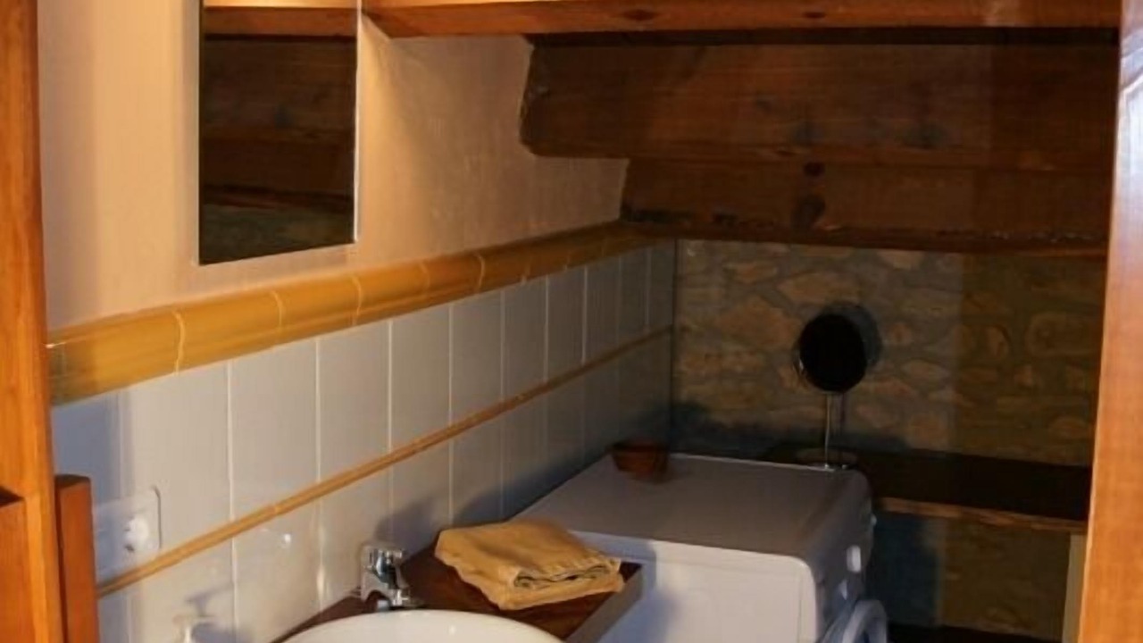 Photo of Bathroom in Lladurs