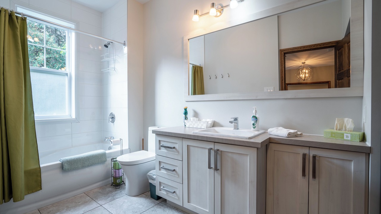 Photo of Bathroom in St-Bernard-de-Lacolle