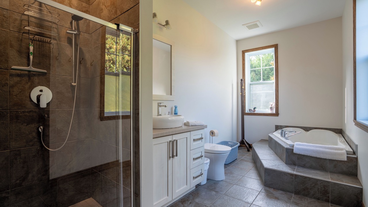 Photo of Bathroom in St-Bernard-de-Lacolle