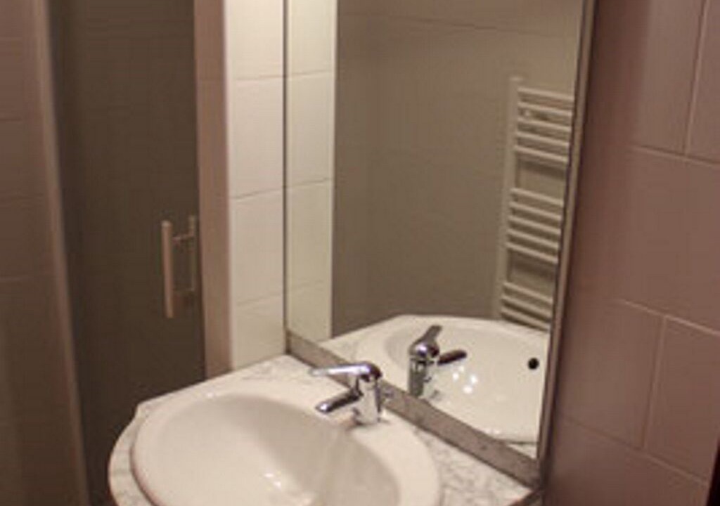 Photo of Bathroom in Planes