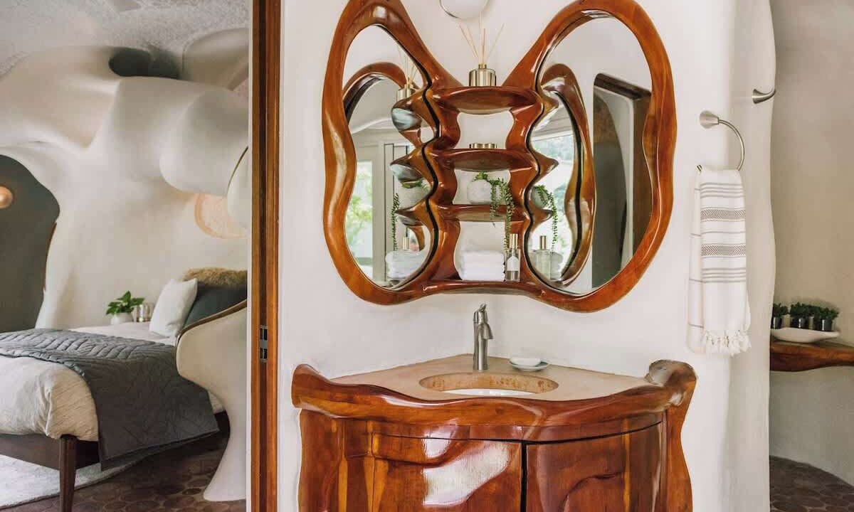 Photo of Bathroom in Westlake Highlands