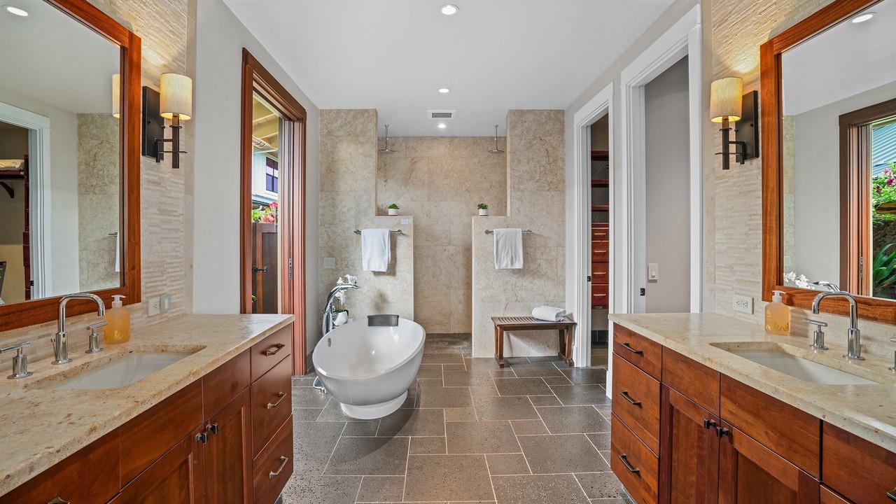 Photo of Bathroom in Poipu