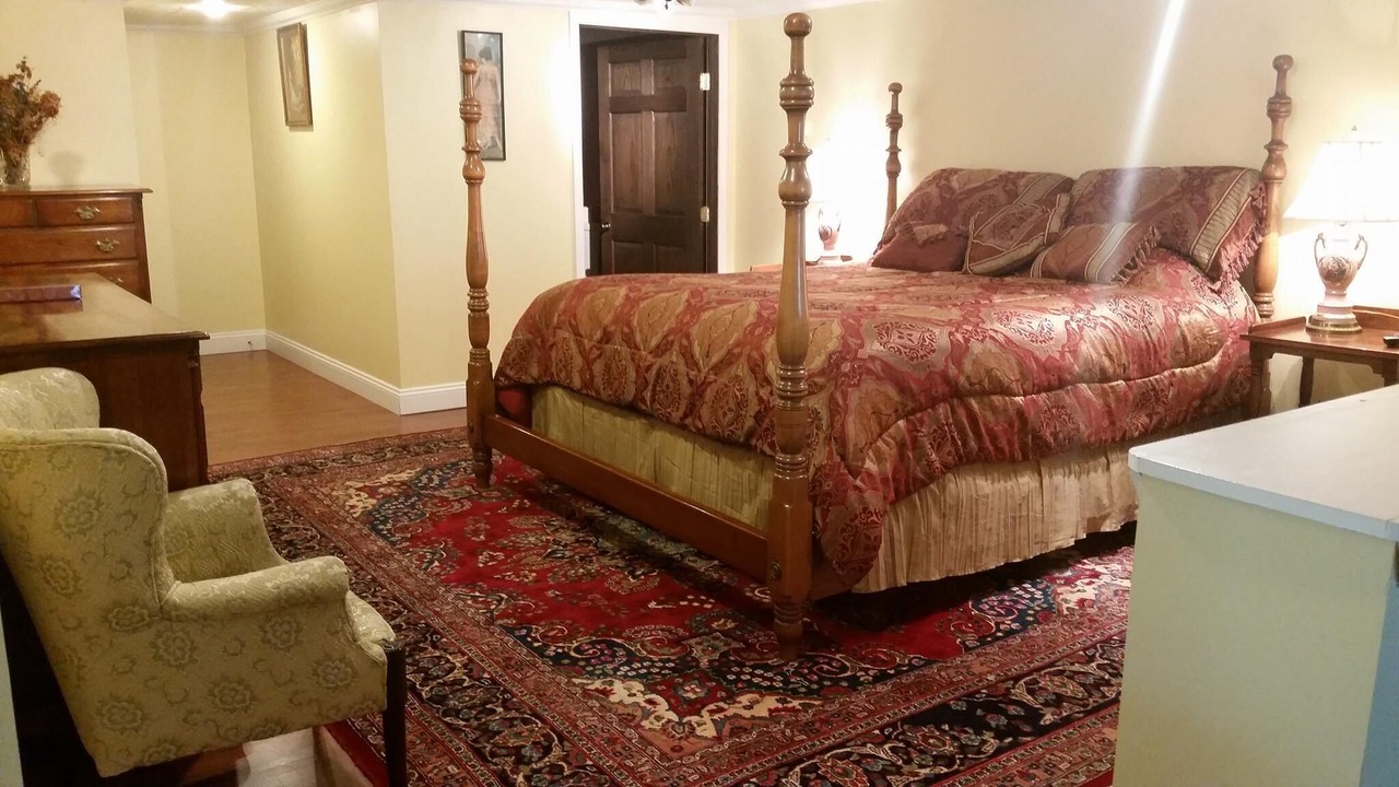 Photo of Bedroom in Russell