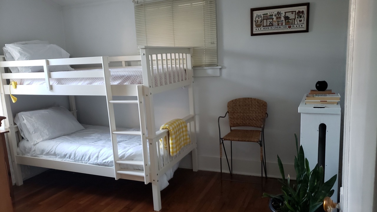 Photo of Bedroom in Lake Bluff