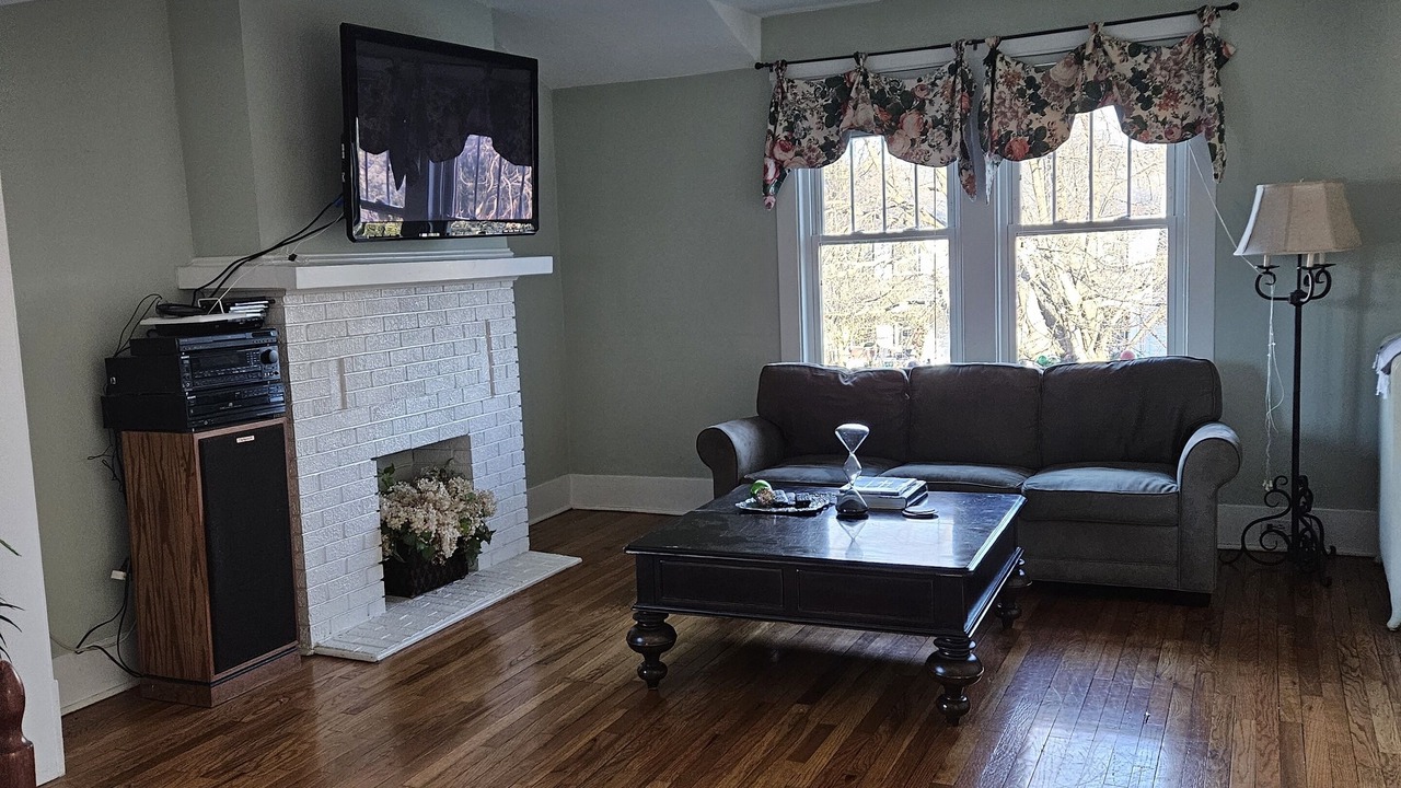 Photo of Livingroom in Lake Bluff