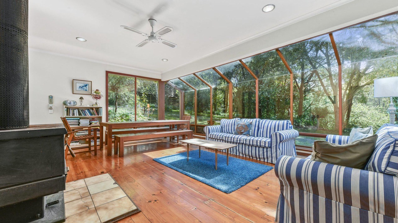 Photo of Livingroom in Skenes Creek