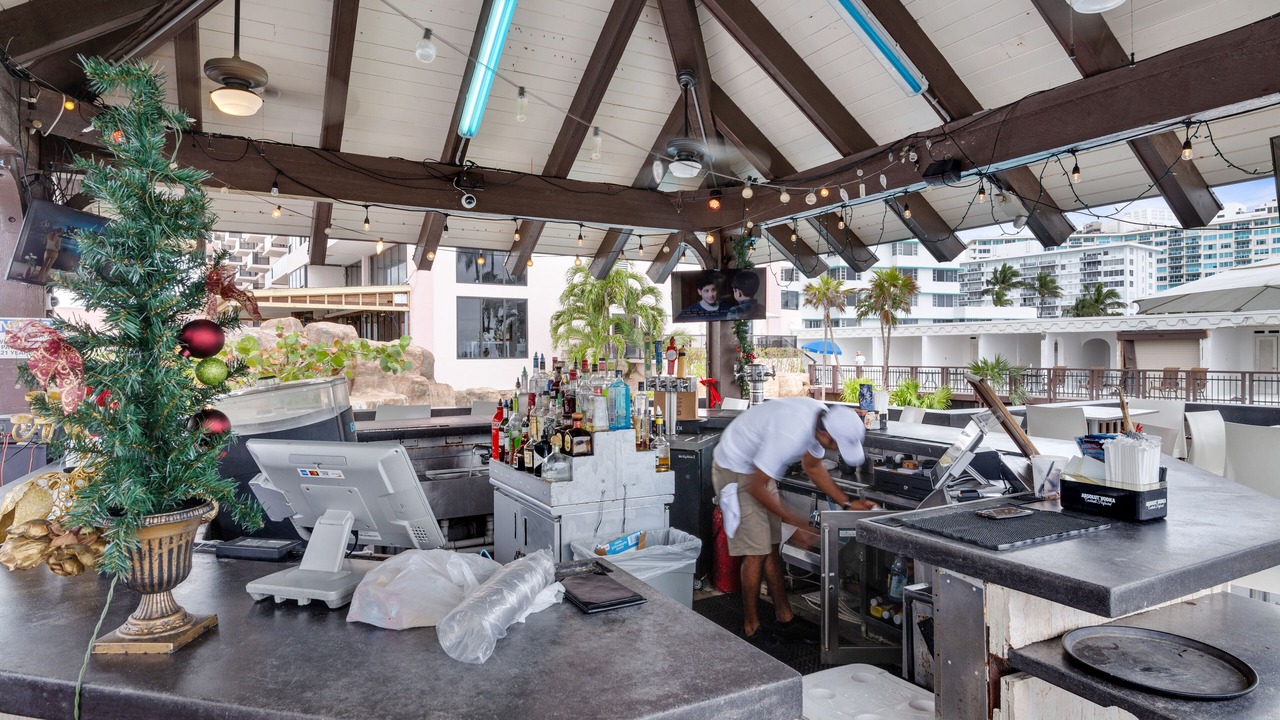 Photo of Outdoor in Mid Beach