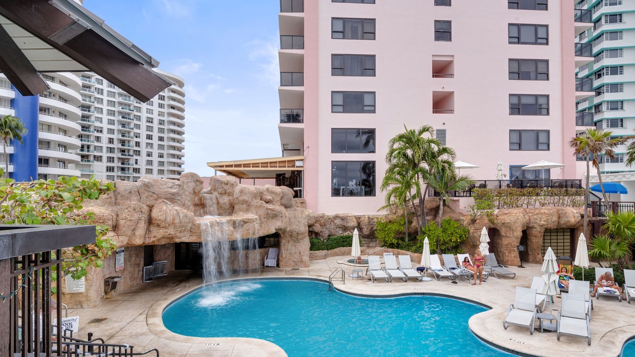 Photo of Outdoor in Mid Beach