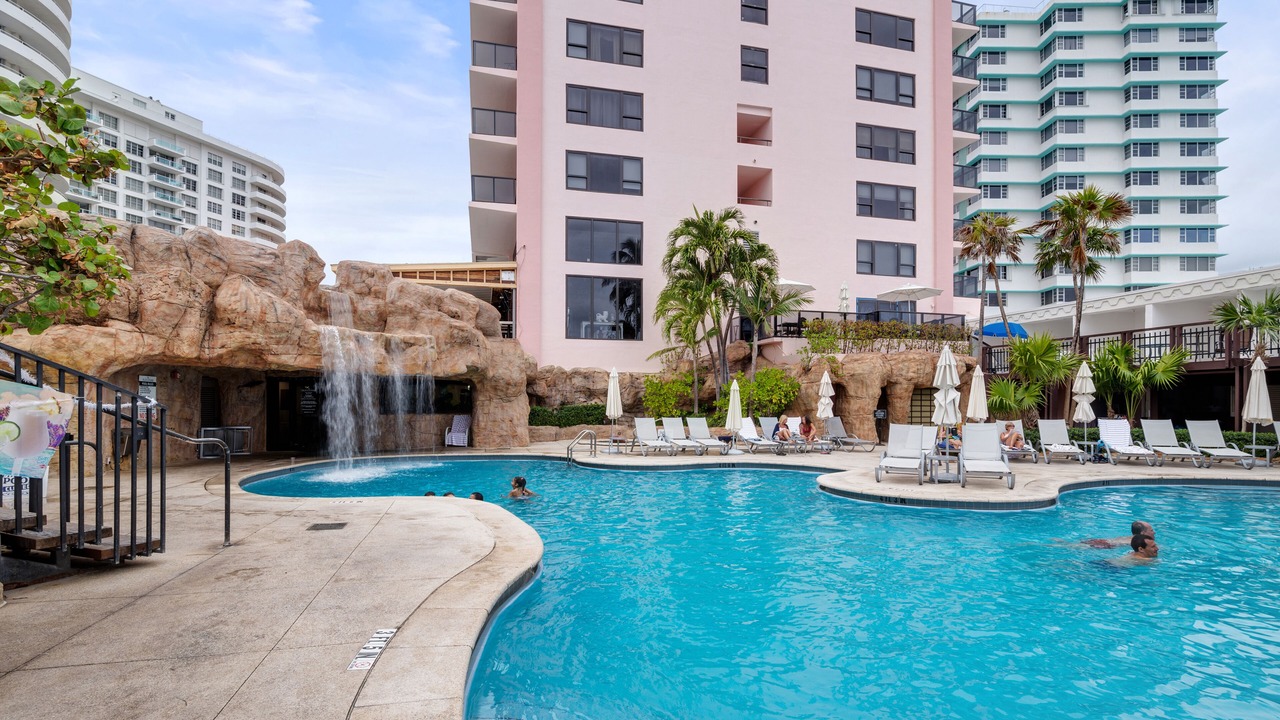 Photo of Outdoor in Mid Beach