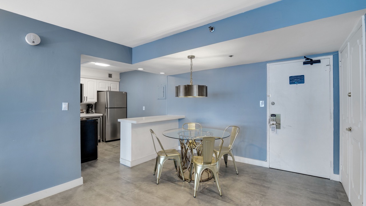 Photo of Others in Mid Beach