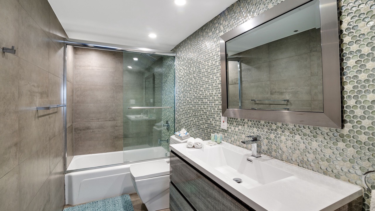 Photo of Bathroom in Mid Beach