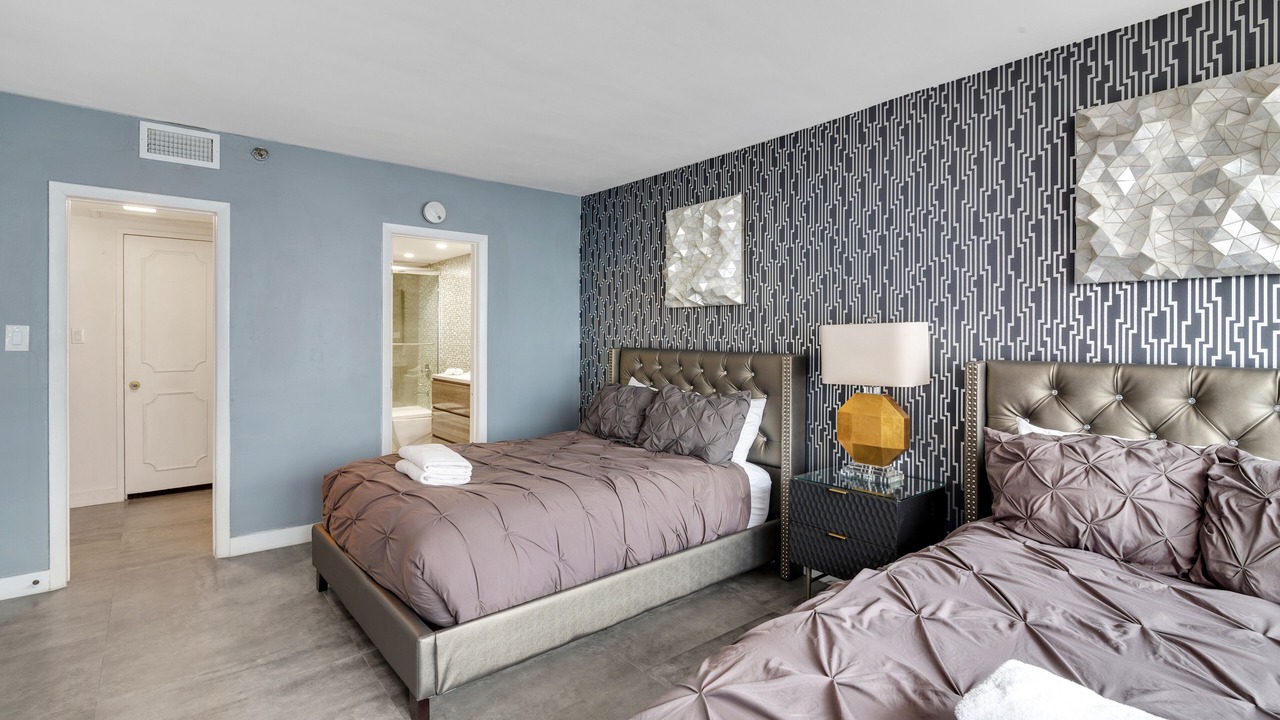 Photo of Others in Mid Beach