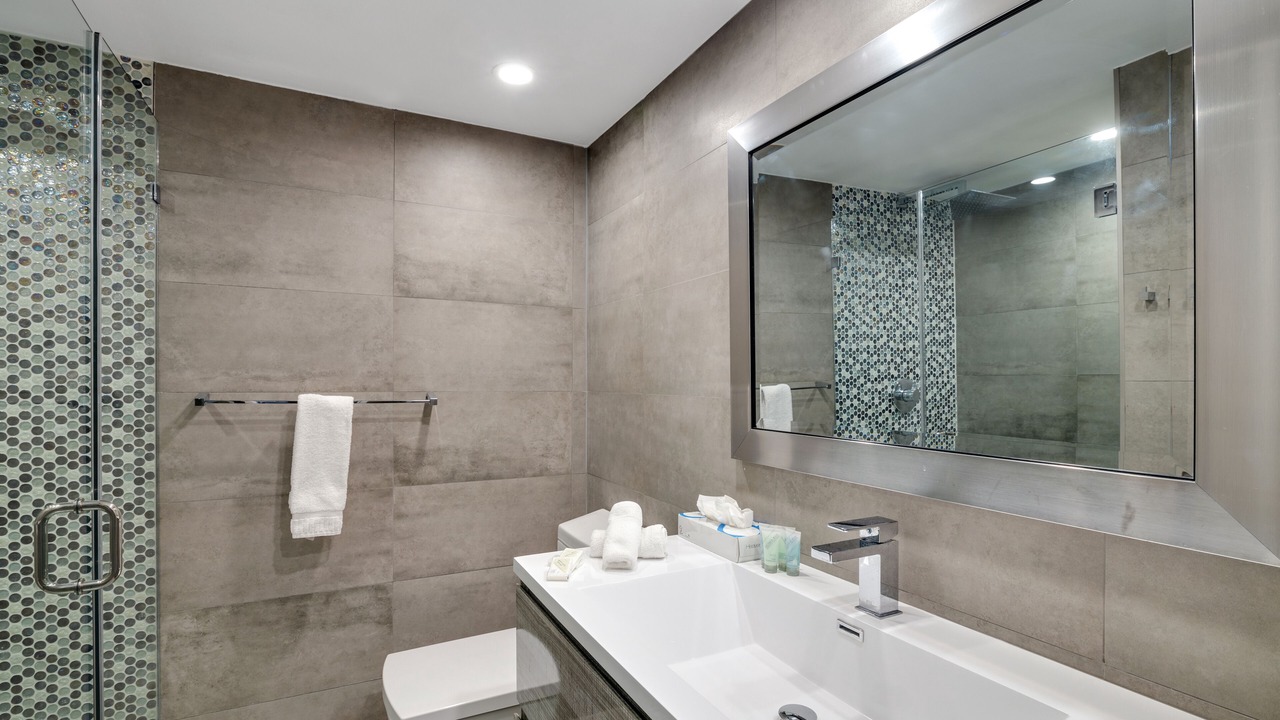 Photo of Bathroom in Mid Beach