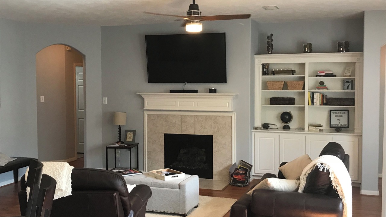 Photo of Livingroom in Alden Bridge