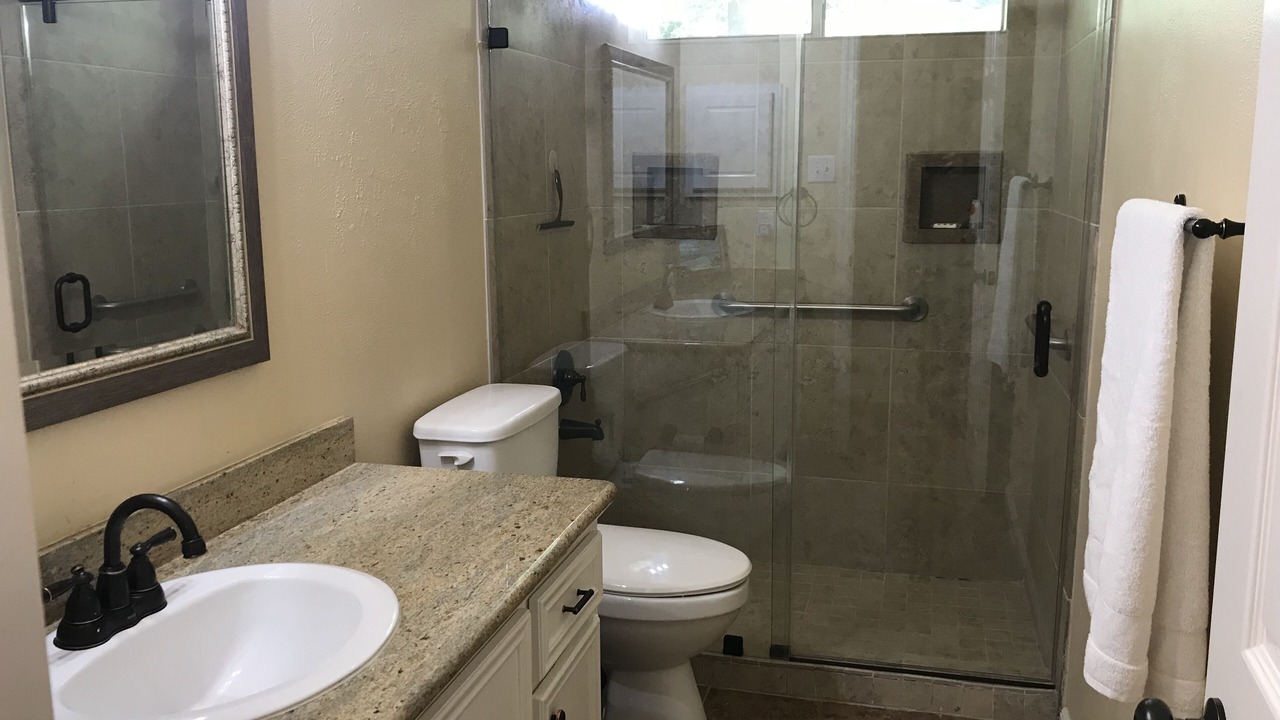 Photo of Bathroom in Alden Bridge