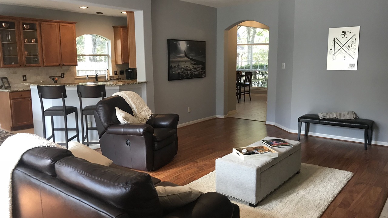 Photo of Livingroom in Alden Bridge