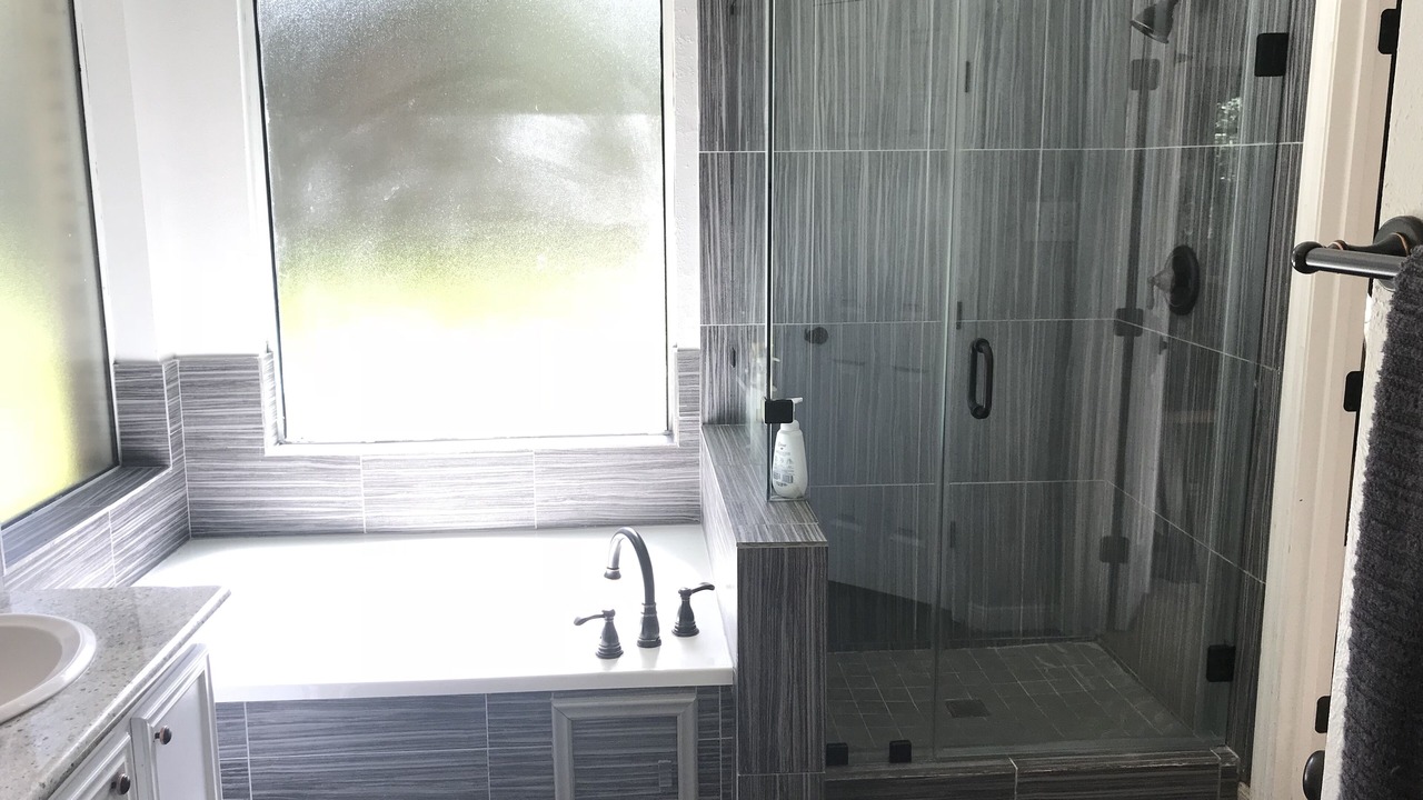 Photo of Bathroom in Alden Bridge