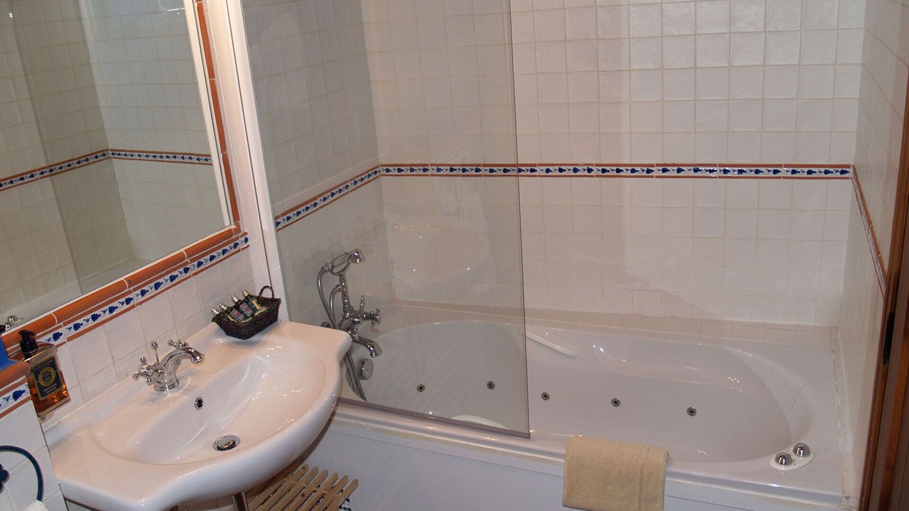 Photo of Bathroom in Manjiron