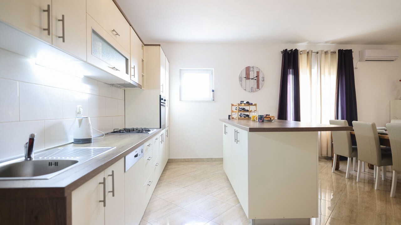 Photo of Kitchen in Skabrnja