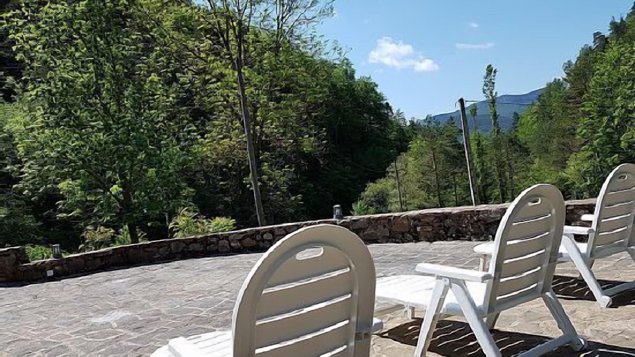 Photo of Outdoor in Gombren