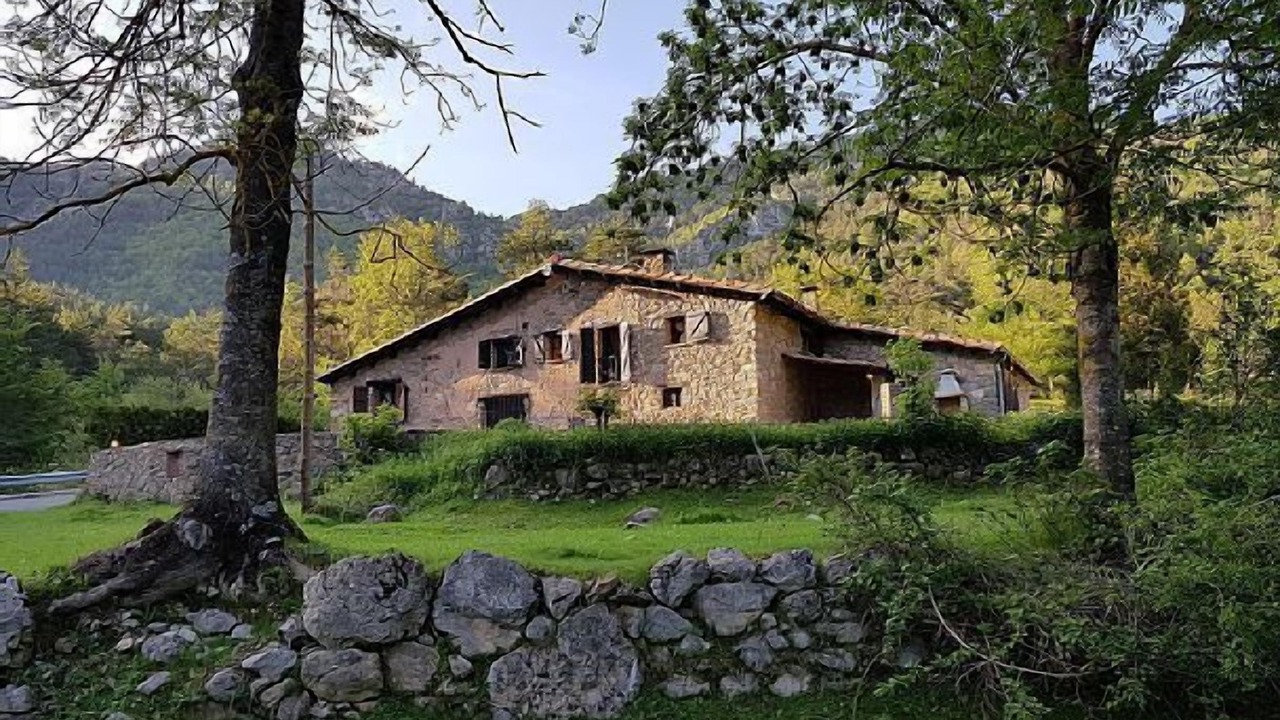 Photo of Outdoor in Gombren