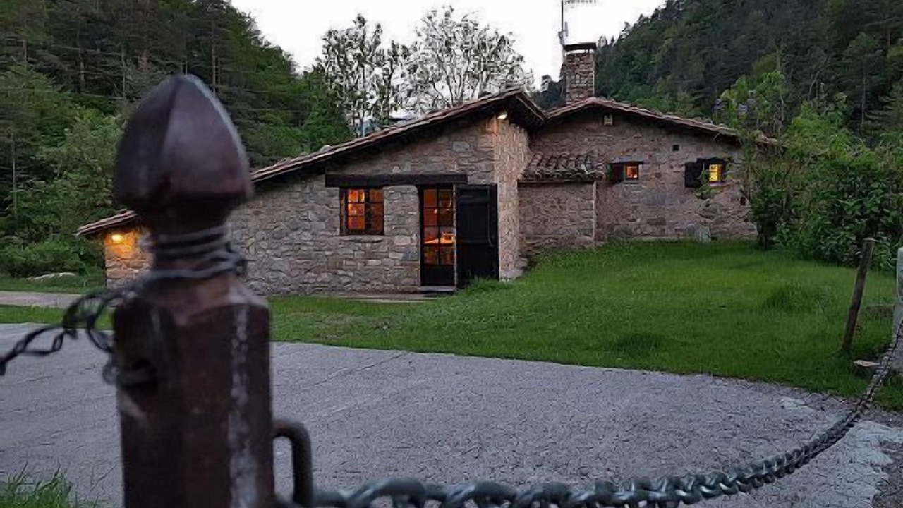 Photo of Outdoor in Gombren