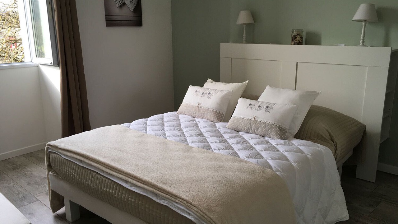 Photo of Bedroom in Castelnau-de-Montmiral