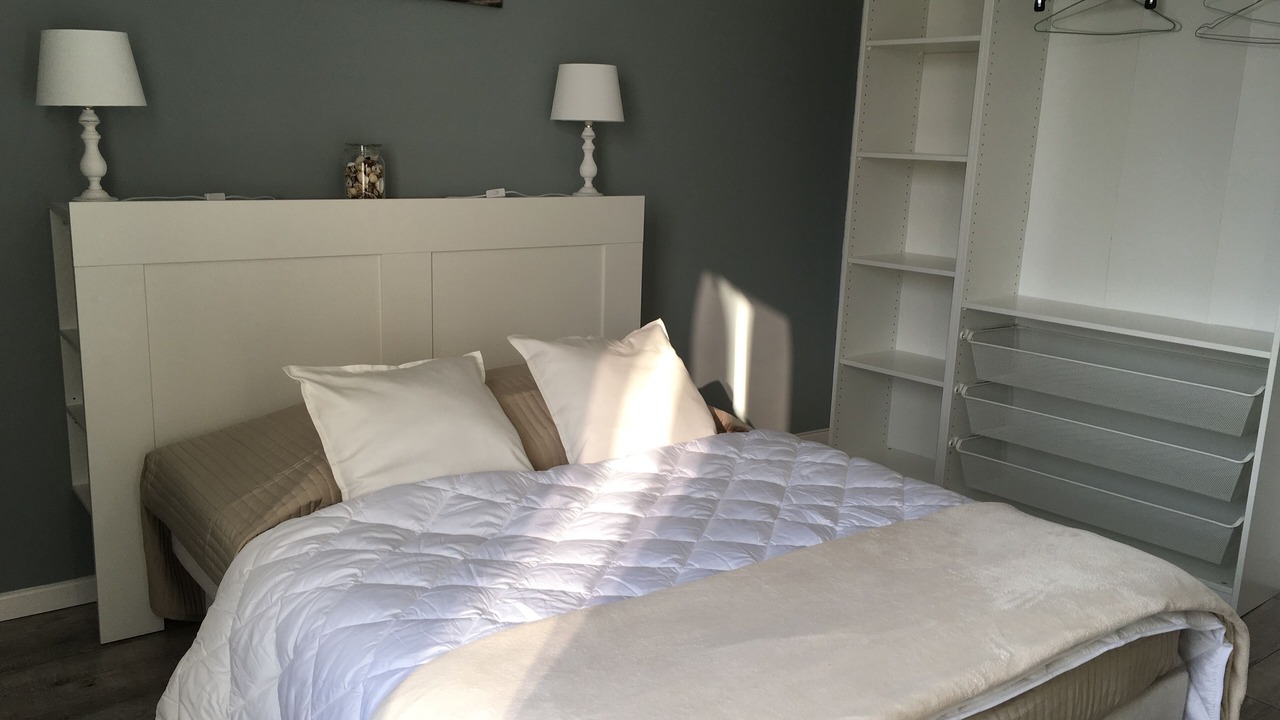 Photo of Bedroom in Castelnau-de-Montmiral