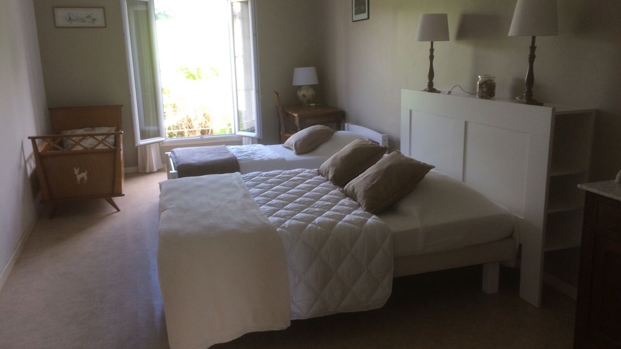 Photo of Bedroom in Castelnau-de-Montmiral